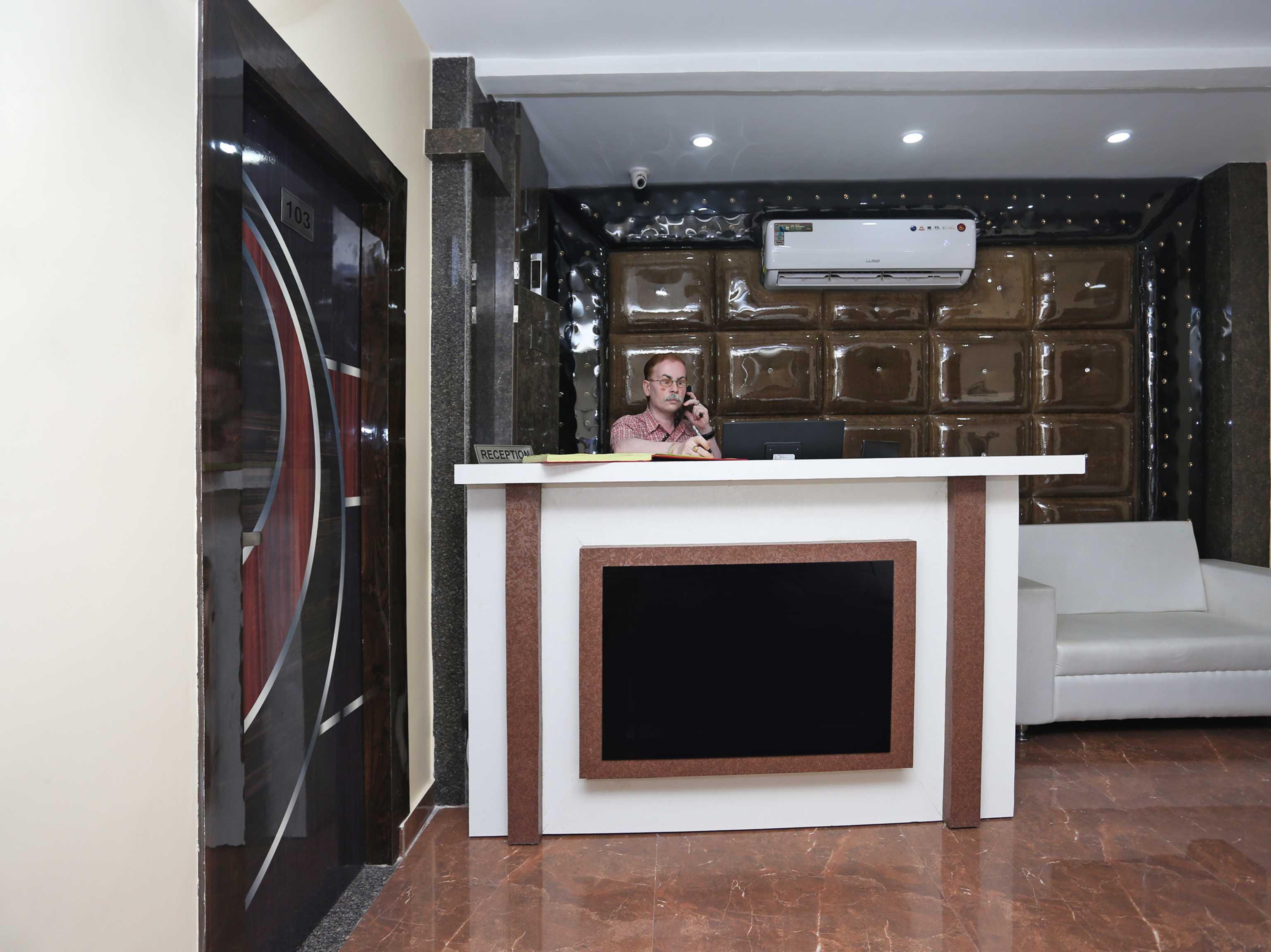 OYO 15530 Hotel G S Residency Varanasi Exterior foto